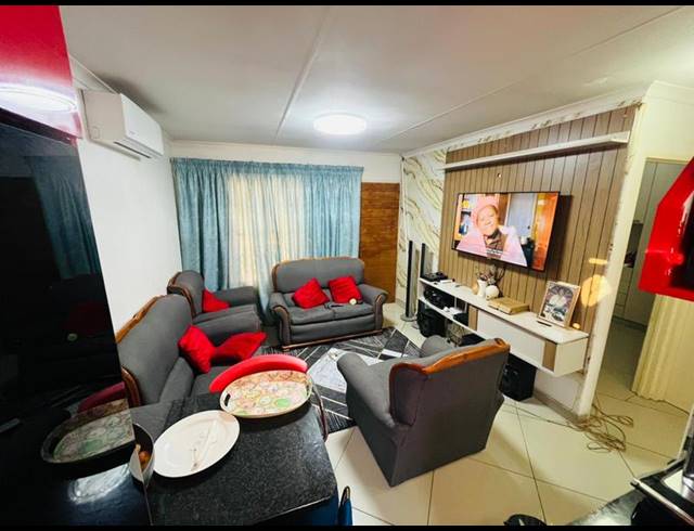 2 BEDROOM HOUSE FOR SALE IN WINDMILL PARK